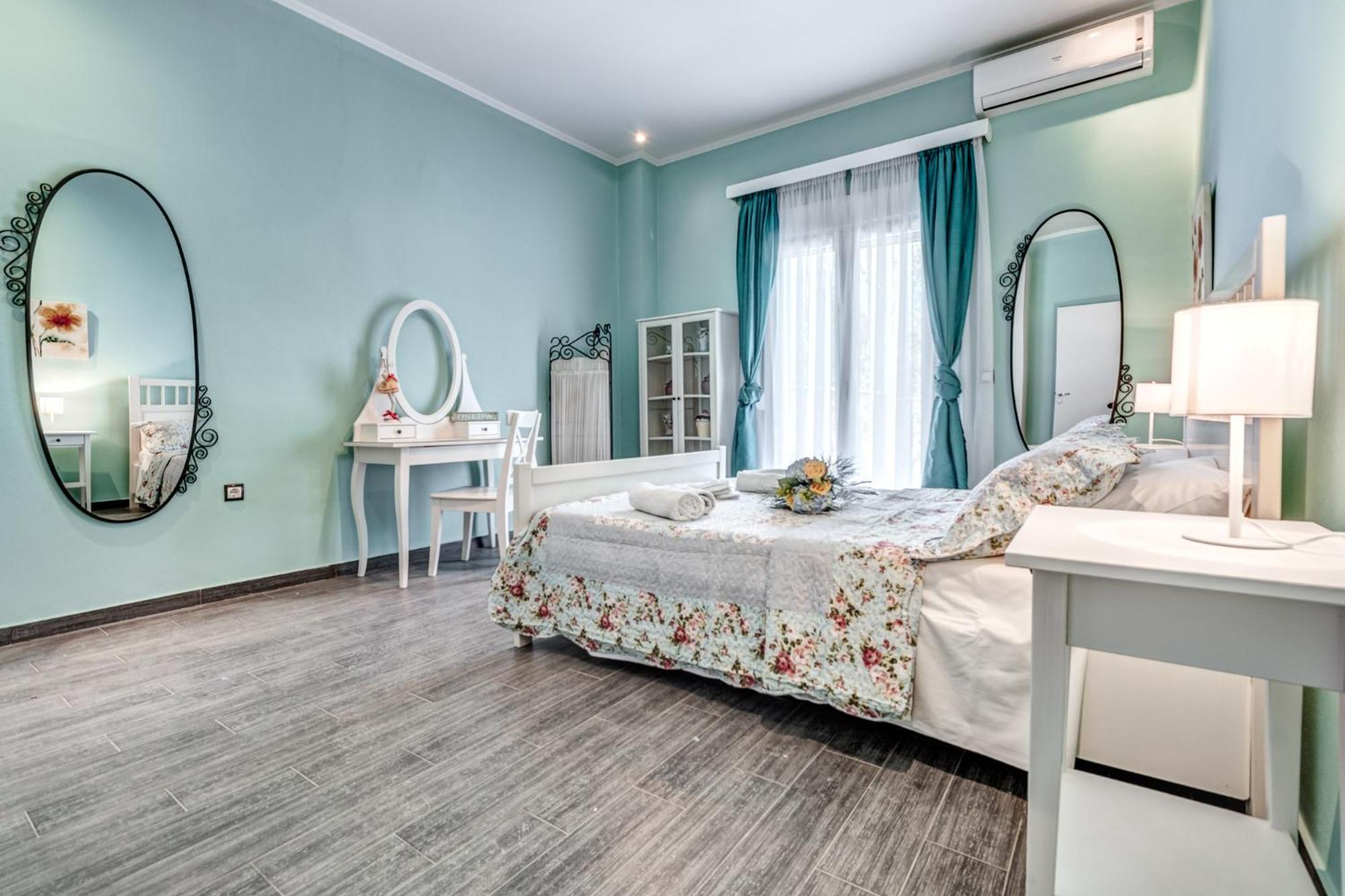 Villa Intemella Kompítsion Exteriör bild