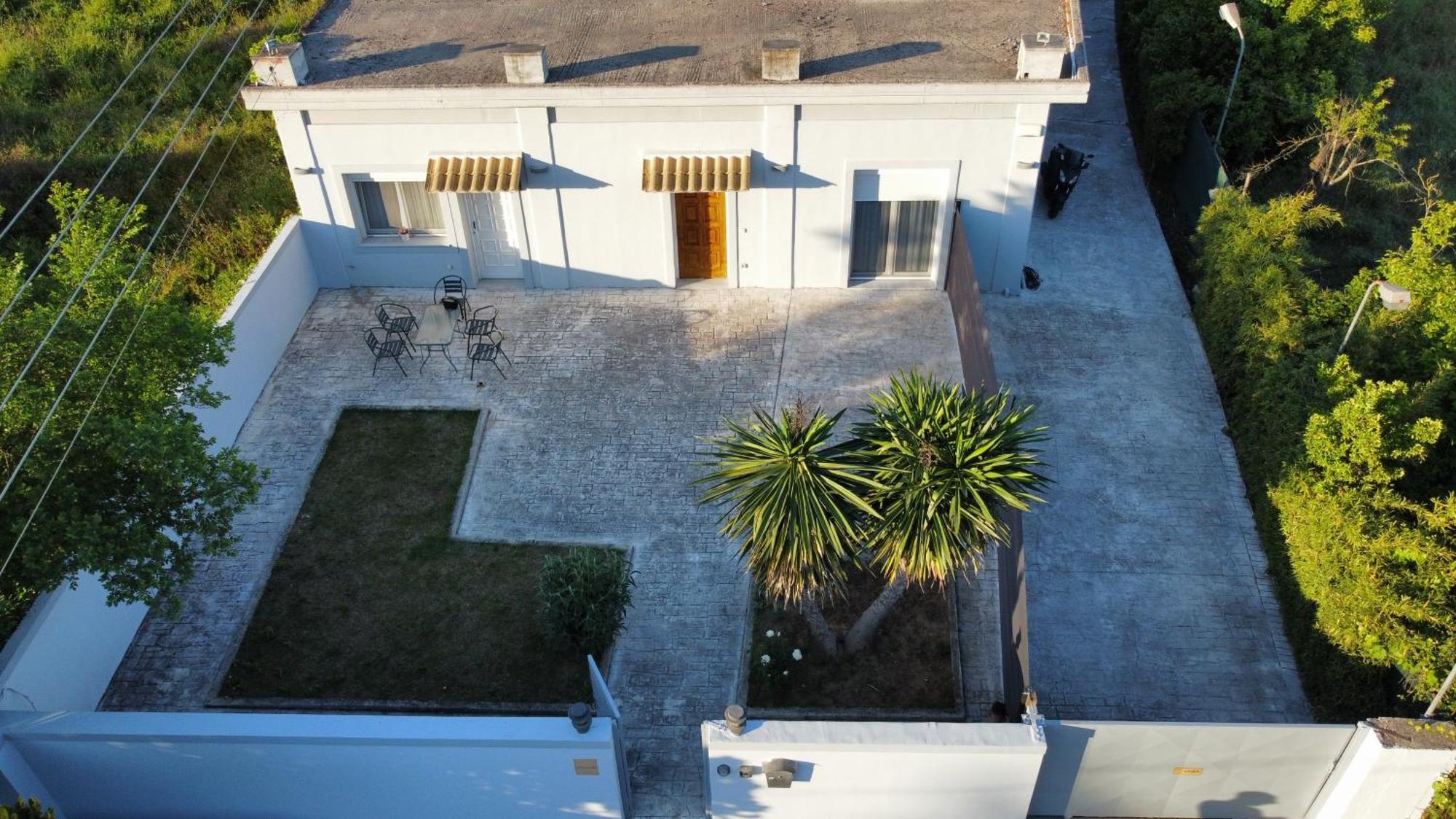 Villa Intemella Kompítsion Exteriör bild