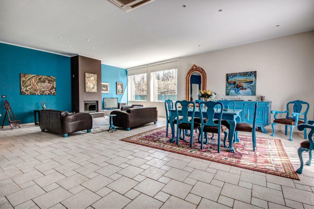 Villa Intemella Kompítsion Exteriör bild
