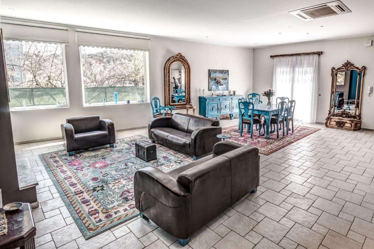 Villa Intemella Kompítsion Exteriör bild